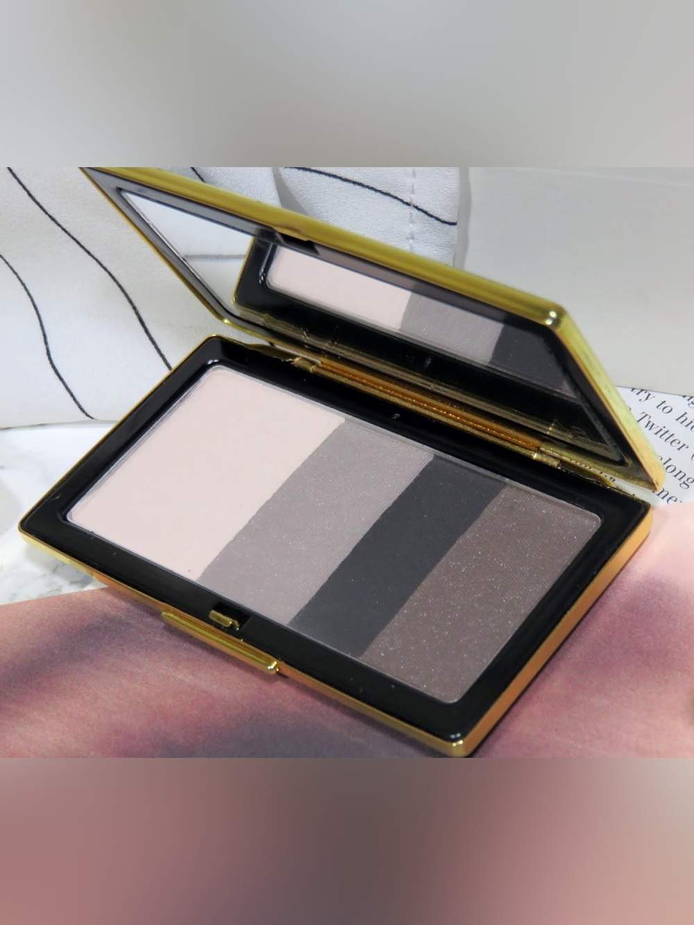 Victoria Beckham Smoky Eye Brick in Tuxedo, BNIB!